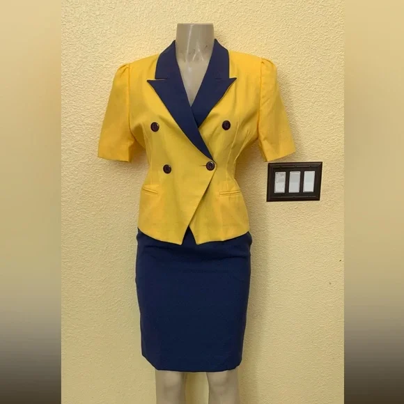 VTG Club 5’4” Petites Size 6P Yellow & Navy Blue Short Sleeve Skirt 2pc Suit Set - Picture 2 of 16